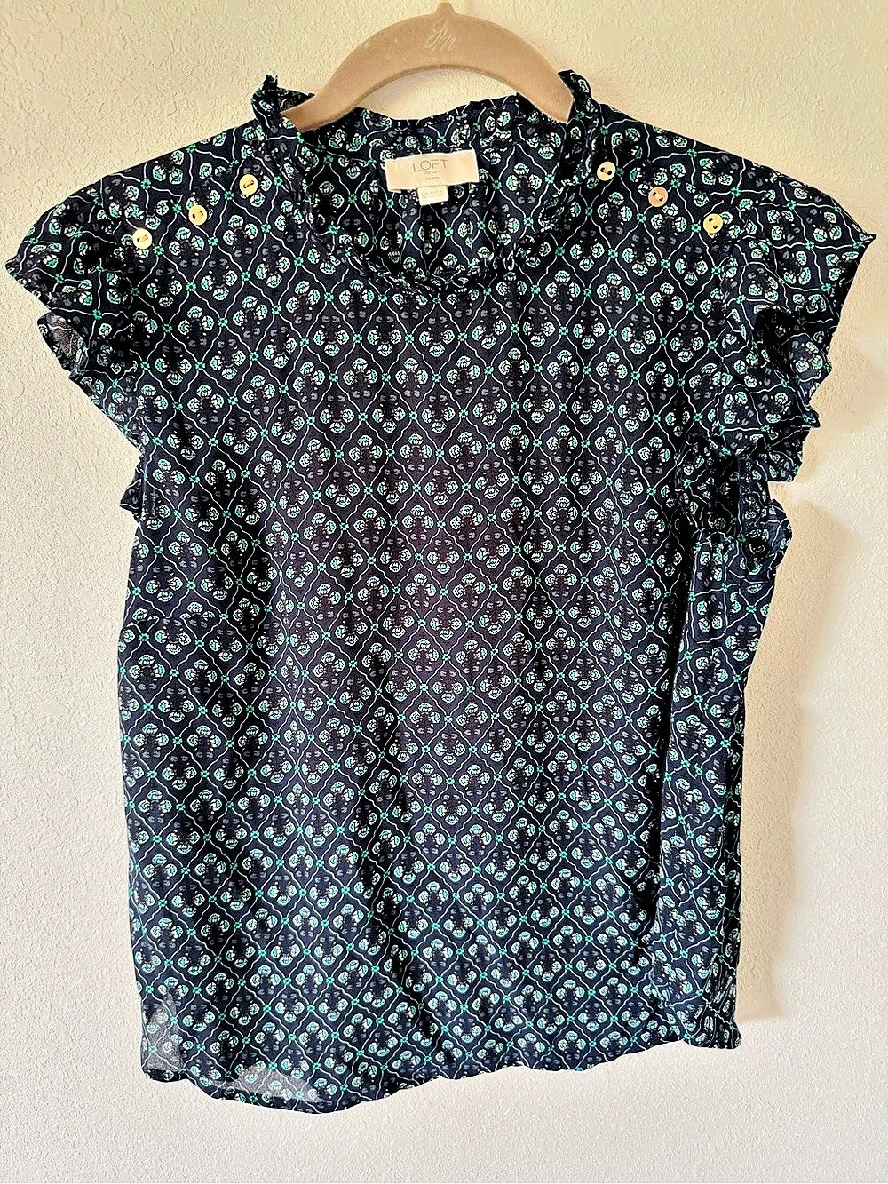 LOFT Outlet Ruffled Sleeve Geometric Blouse in Black & Green Like New Size Petit